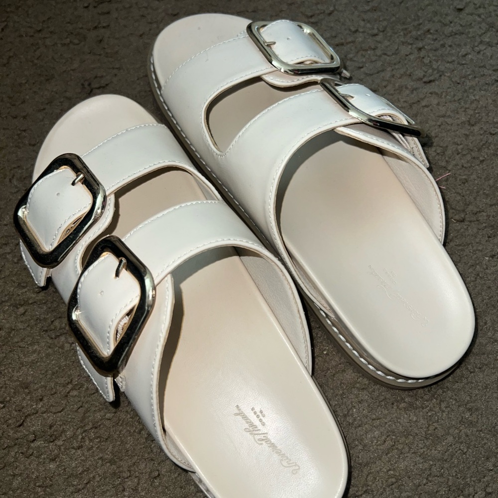 Universal Thread White Buckle Slide Sandals